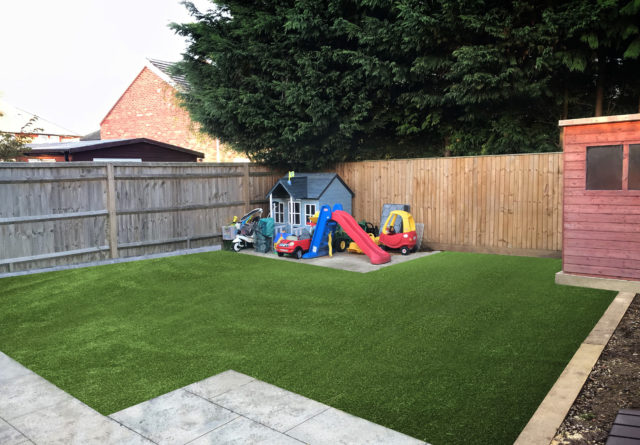 This was a recent install in Newbury, the customer has 4 kids and a dog and was tired of the mud. Size of lawn 50m2, access was down the side of the house, we installed Superior.